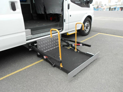 <b>車載式無障礙升降平臺(tái)</b>