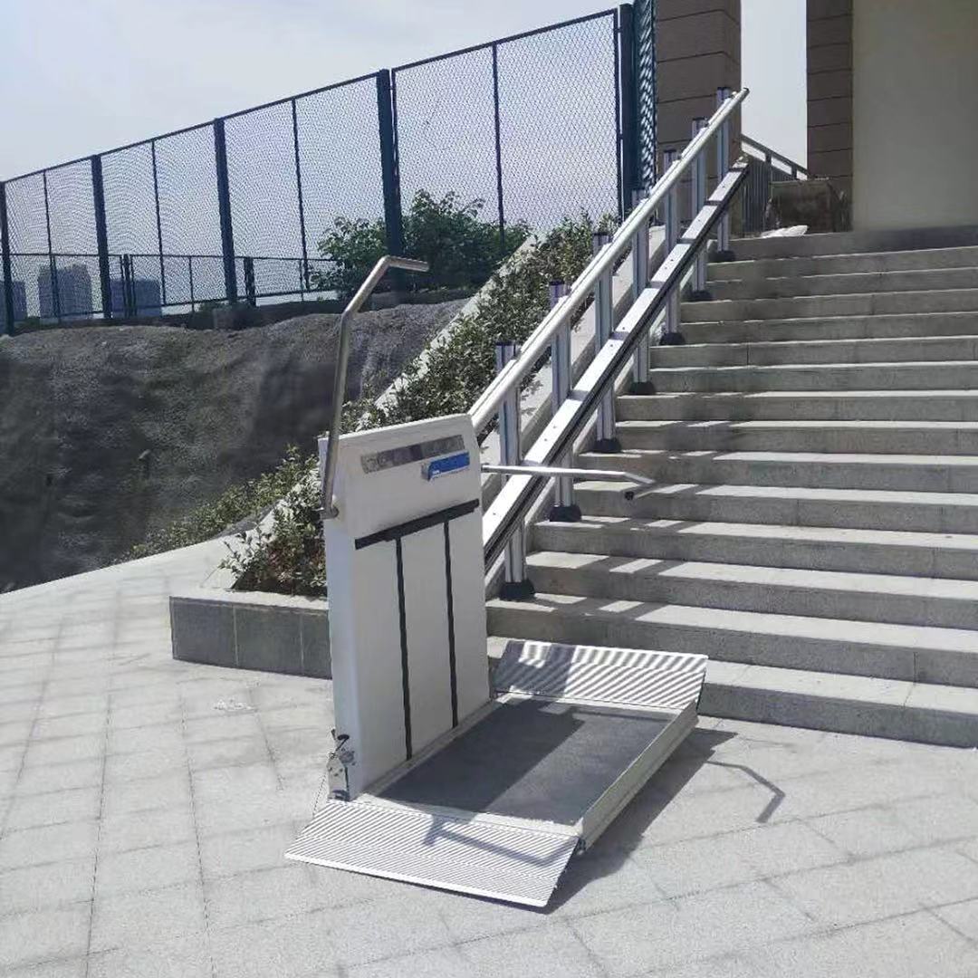 <b>山東斜掛升降機</b>